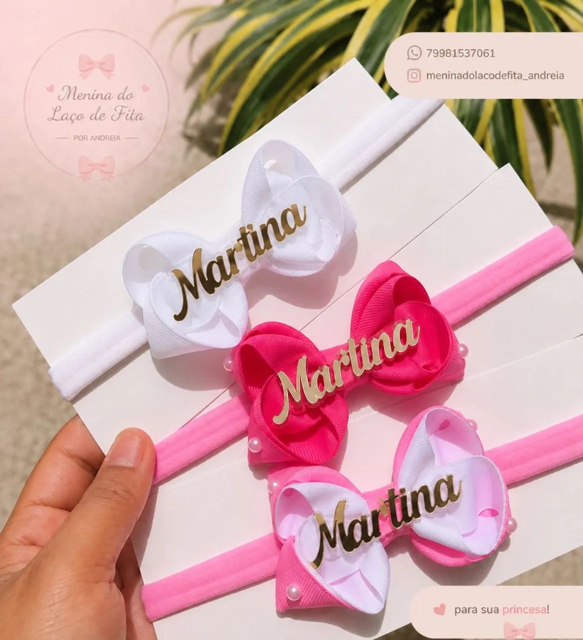 Kit 3 laços com nome 50,00 a cor quem escolhe e o cliente 