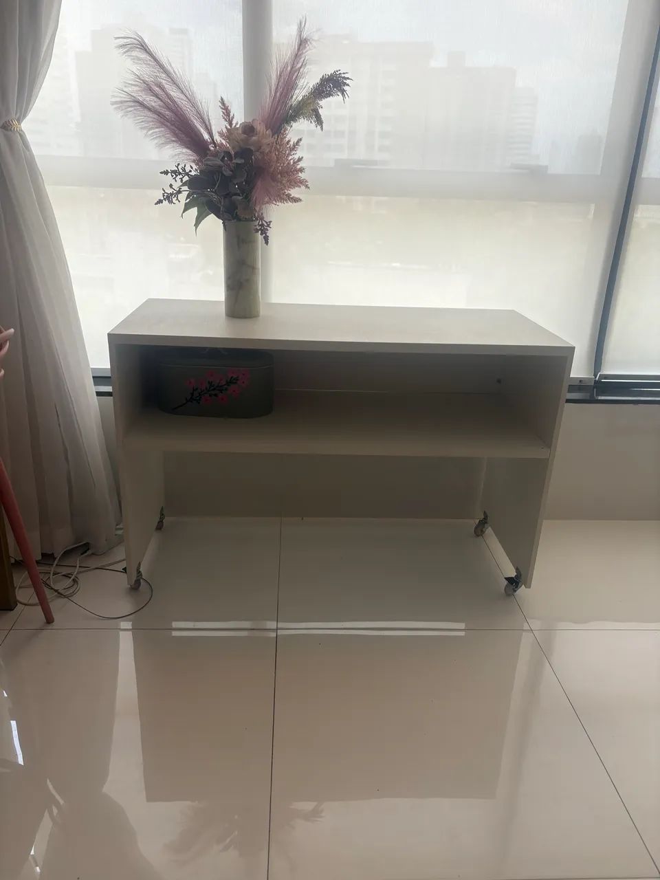 Mesa pra computador e acessórios com rodinha - Foto 2
