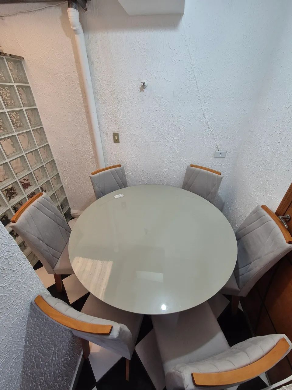 Mesa de jantar redonda com 6 cadeiras madeira maciça  - Foto 2