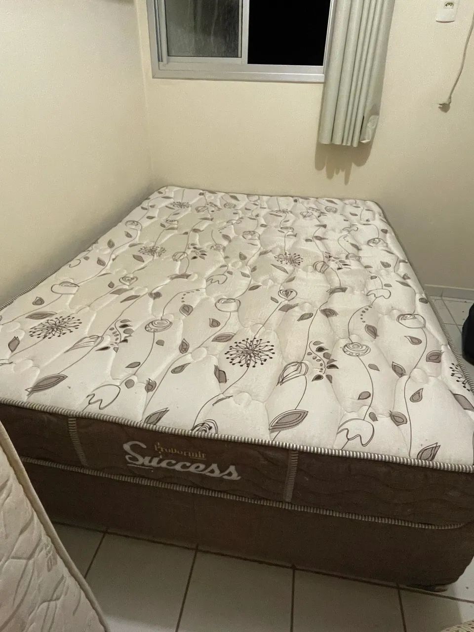 Vendo colchão + box casal