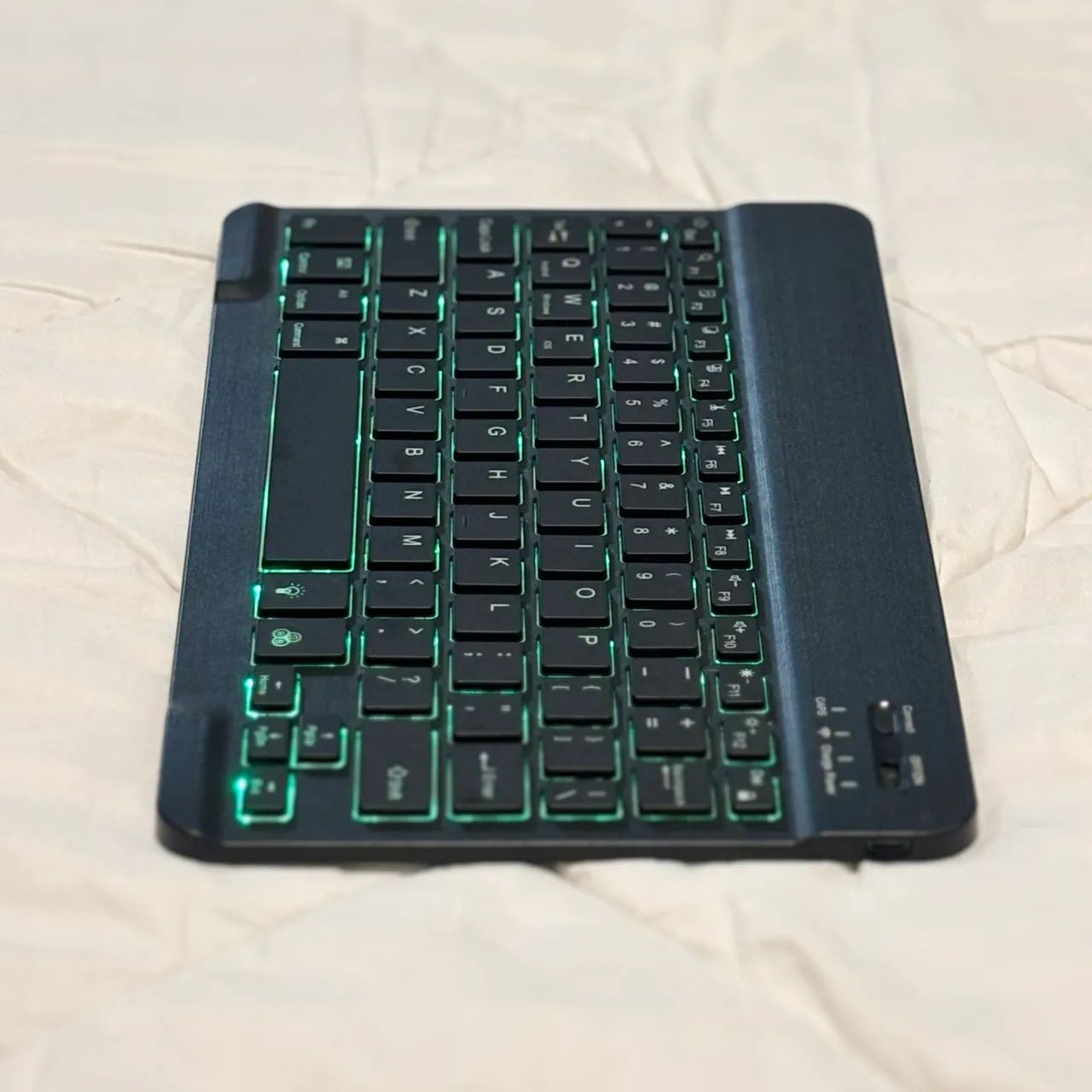 teclado bluetooth com led colorido - Foto 3