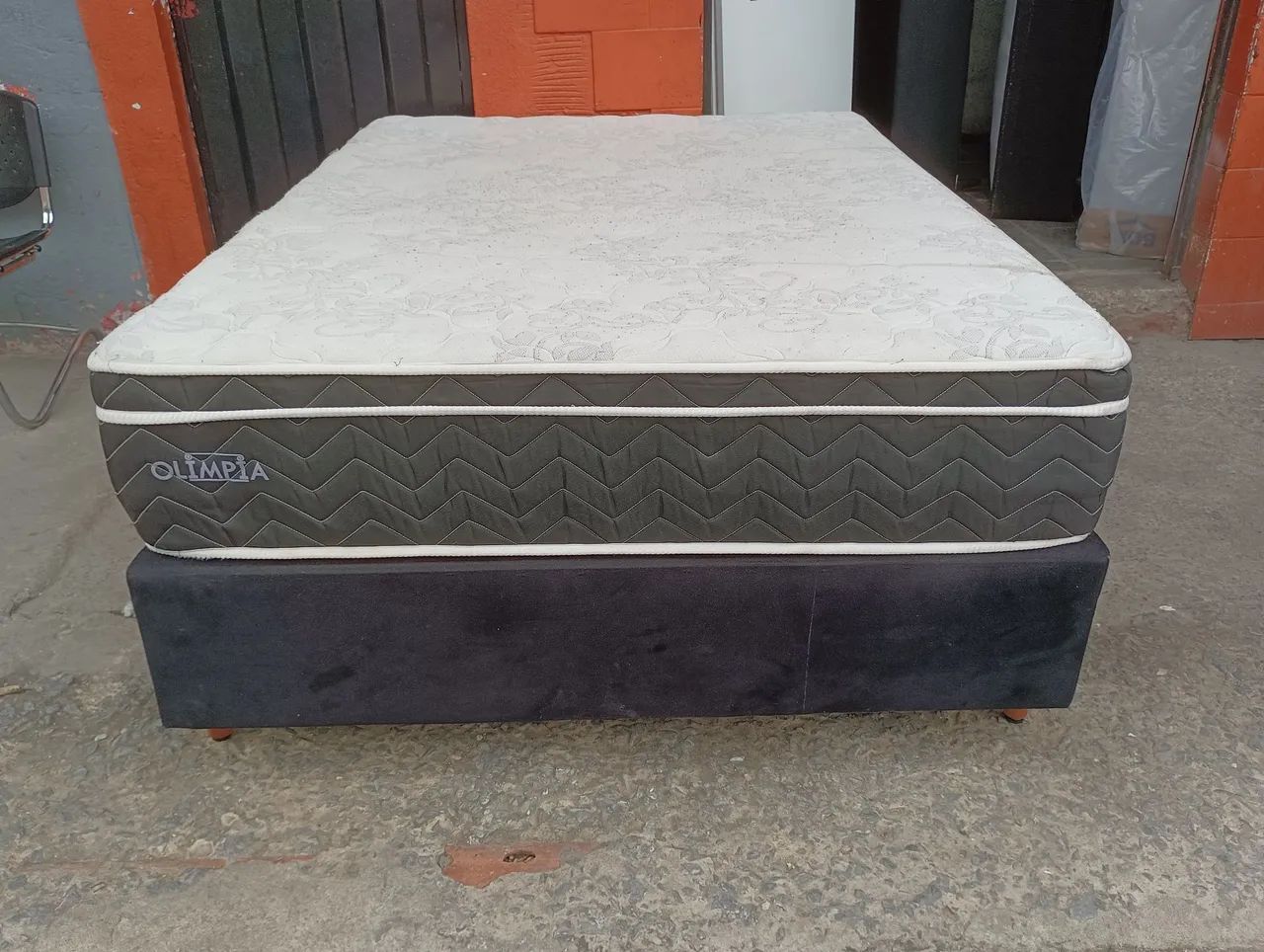 Conjunto Box Colchão Molas Paropas Extrapedic Olímpia + Base Crc Suede Black Semi Nova ! - Foto 5