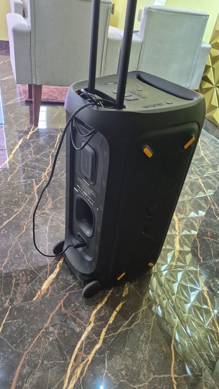 Duas  caixas de som JBL 310  - Foto 2