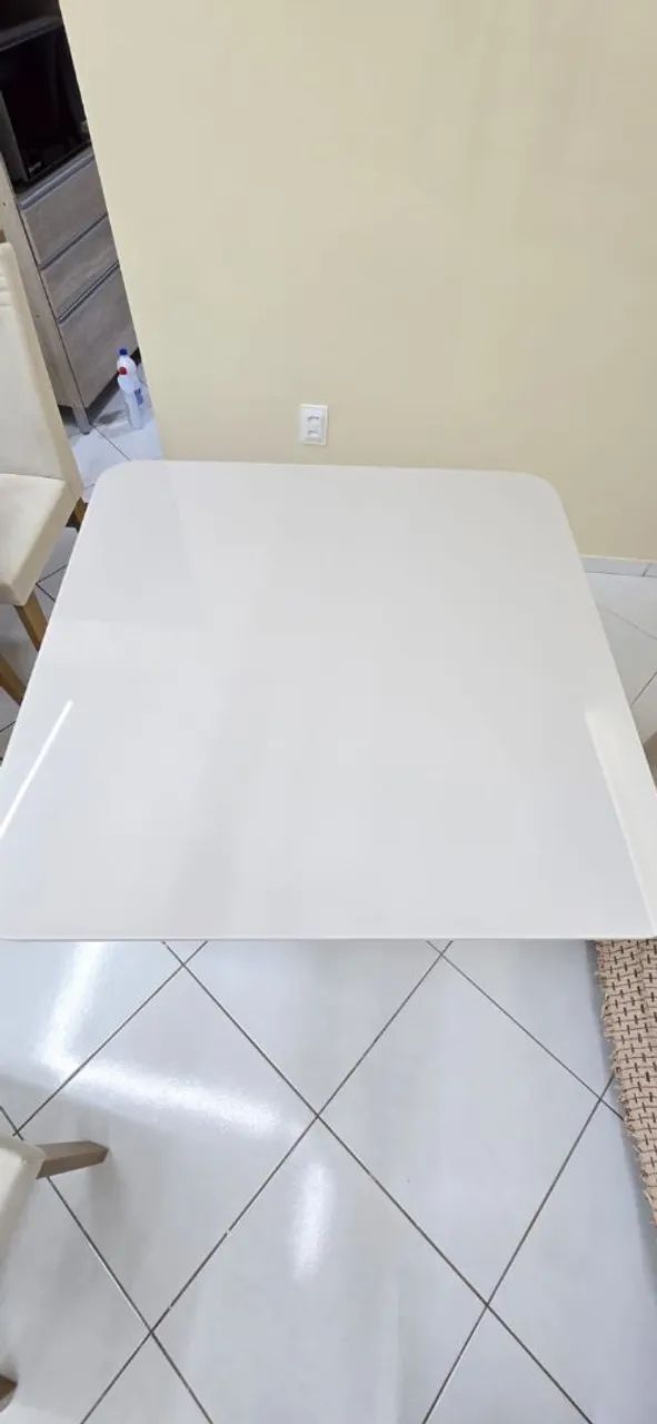 VENDO CONJUNTO DE MESA COM 4 CADEIRAS SEMI NOVA   - Foto 4