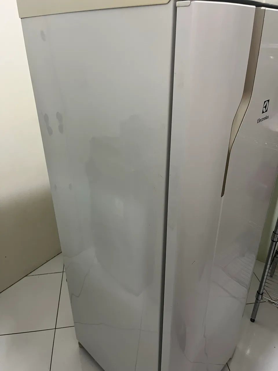 Geladeira Electrolux Frost Free 322L Painel Blue Touch Uma Porta Branca (RFE39) - 127V - Foto 2