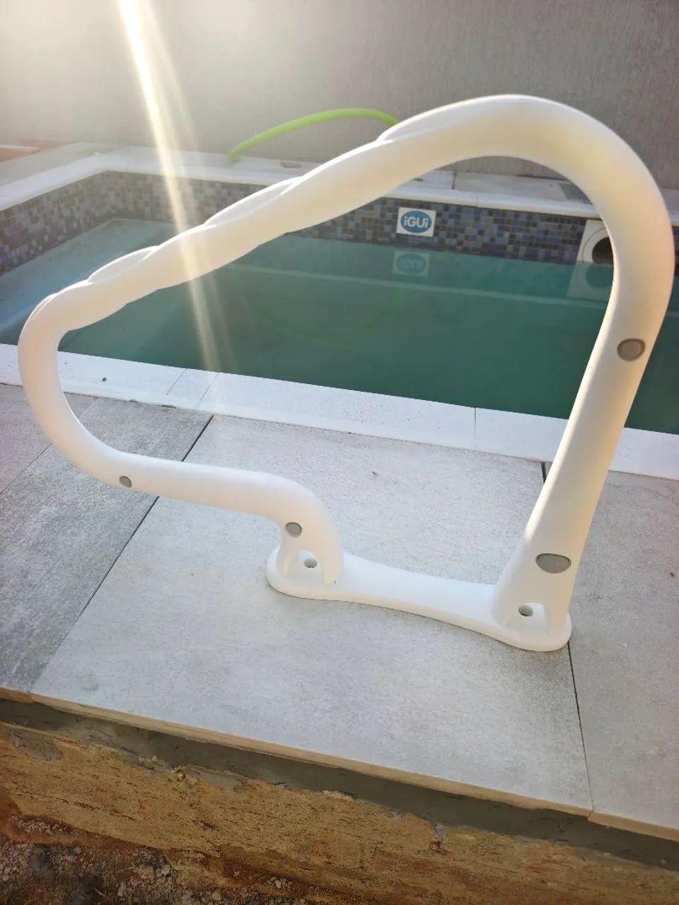 Corrimão Original iGUi para Piscina - Novo na Caixa - Foto 2