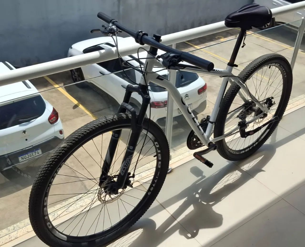Bicicleta COLLI, aro 29. Usada - Foto 4