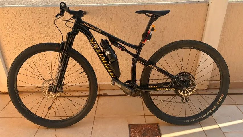 Specialized Epic 2017 full P, cambio SRAM GX, freios shimano XT e