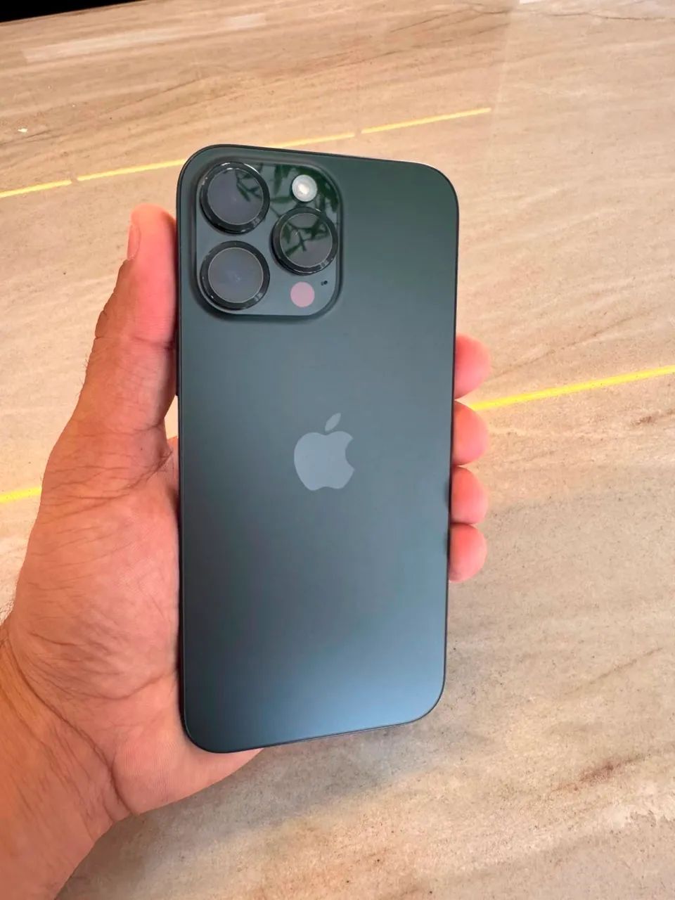 IPHONE 16 pro max 256 - Foto 3