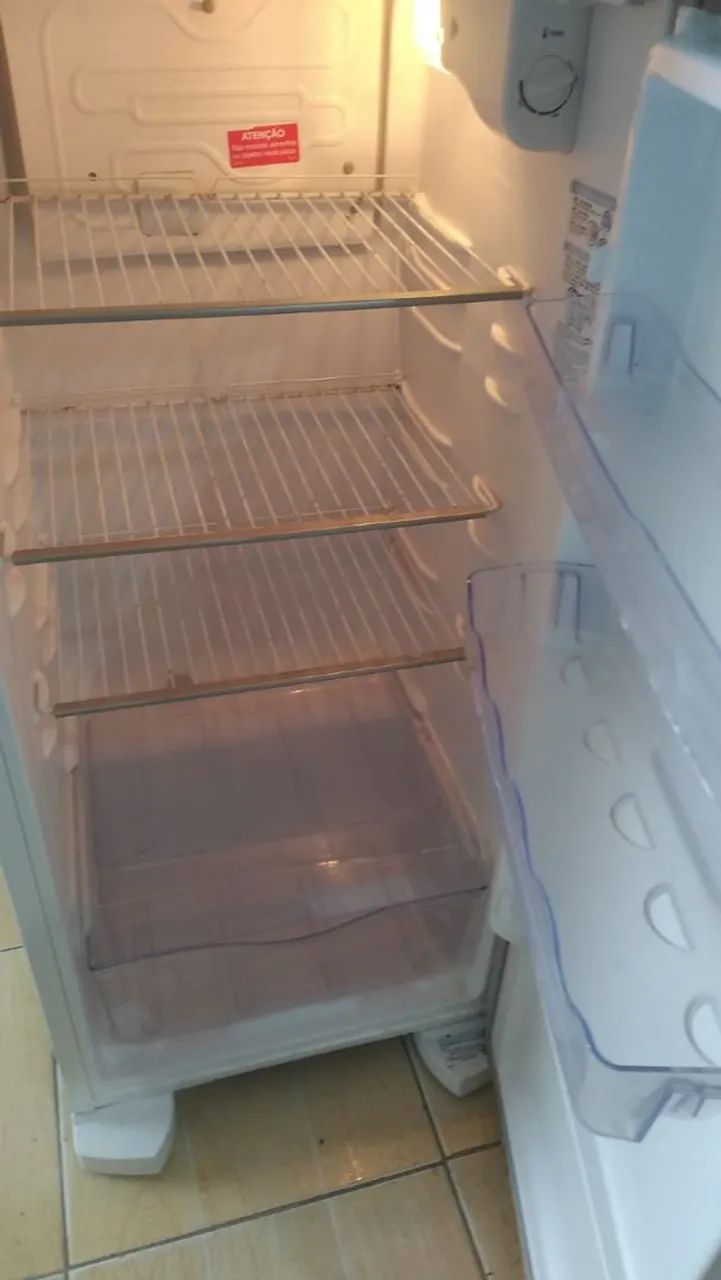 Geladeira Eletrolux 260L - Foto 4