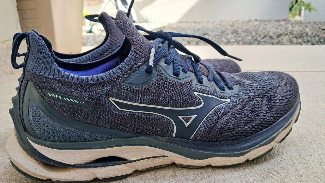 Tenis Mizuno Wave Mirai 4 semi novo número 42 - tênis original