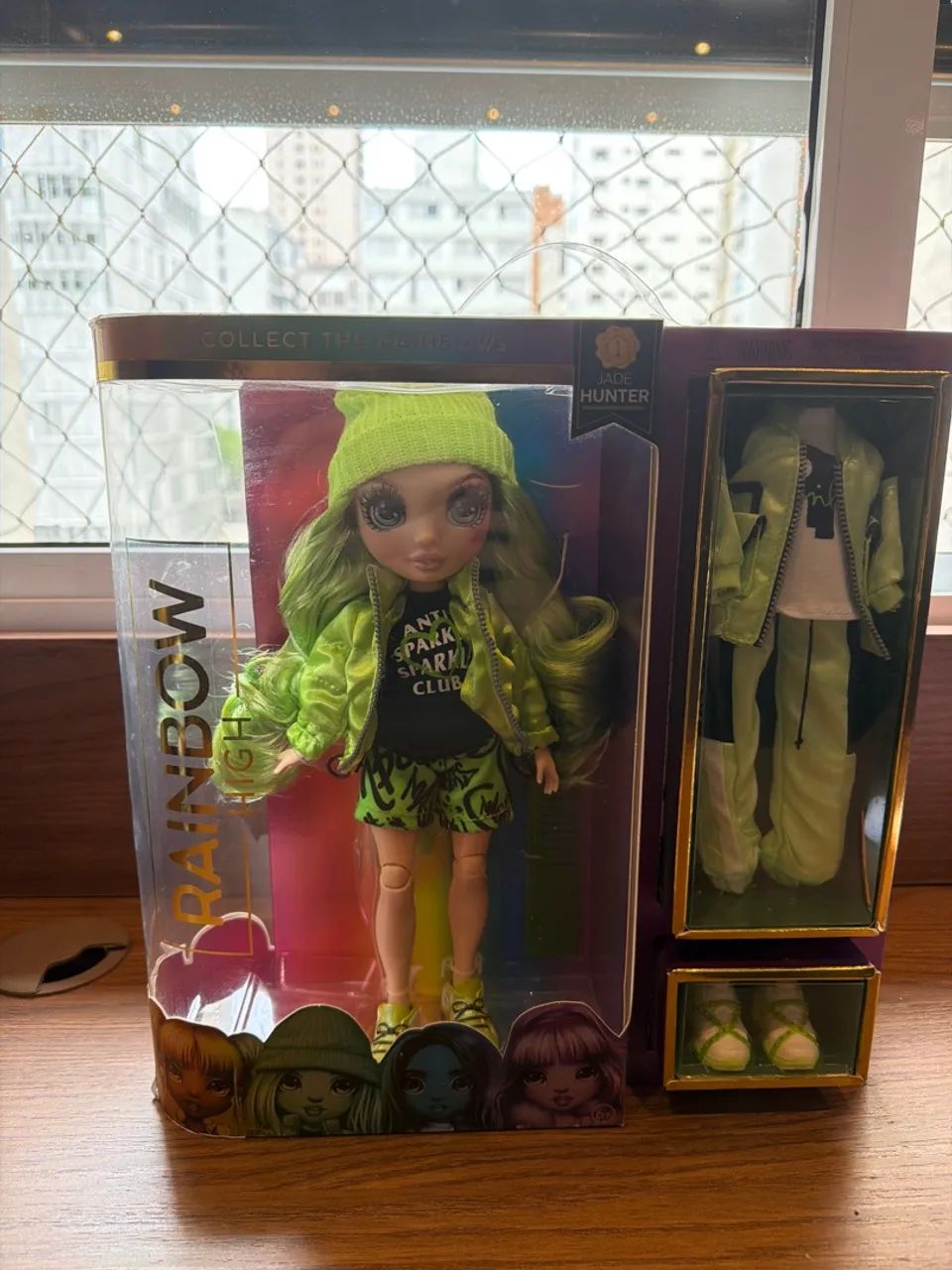 Boneca Rainbow High Jade Hunter 