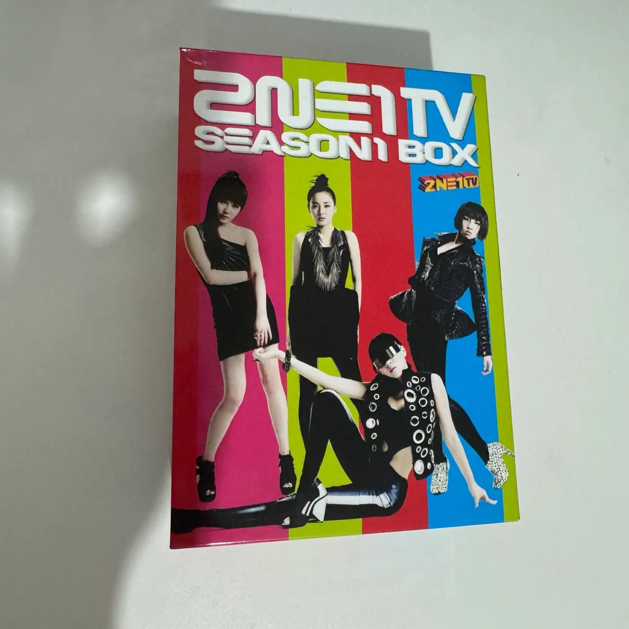 ミュージック 2NE1 TV SEASON 1 BOXDVD 2012~2013 - 2NE1 TV Seasons 1 - 3 Boxed Sets (Japan) — my BIGBANG