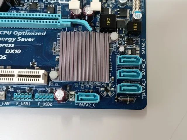 Placa-mãe Gigabyte GA-G41MT-S2P - Foto 3