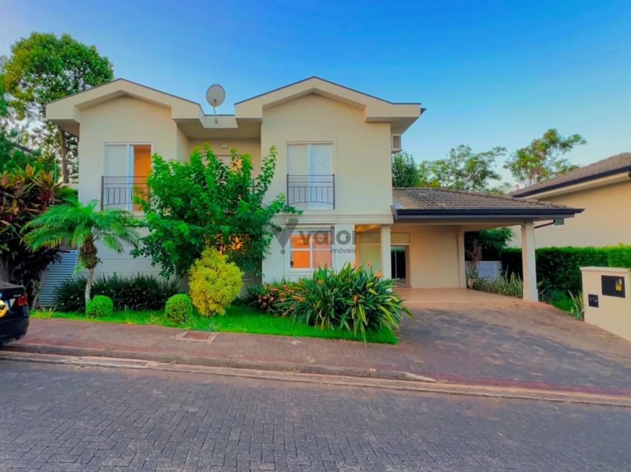 Casa à venda em Campinas, Parque Taquaral, com 4 suítes, com 220 m²