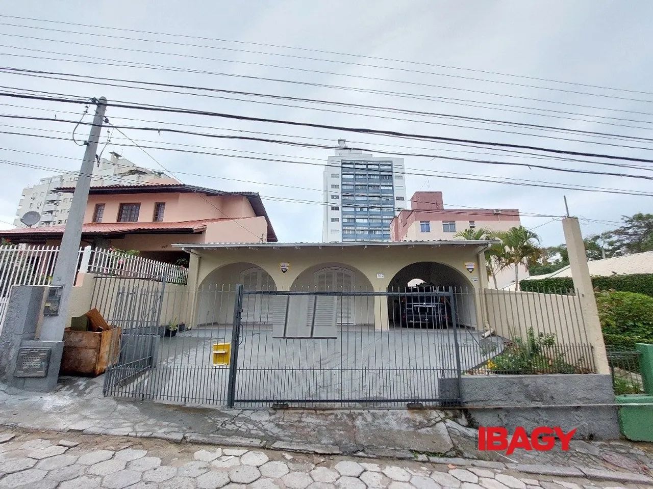 Excelente Casa 4 dormitório(s) em Trindade - Florianópolis