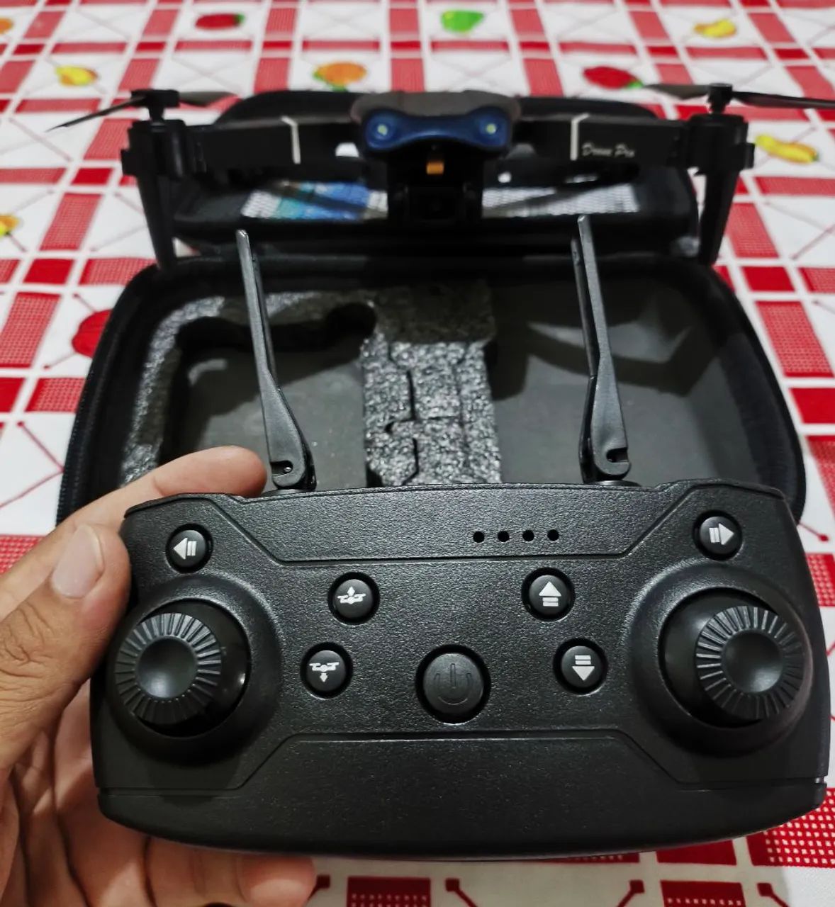 Drone de Entrada Completo com Câmera e Hélices Reservas  - Foto 2