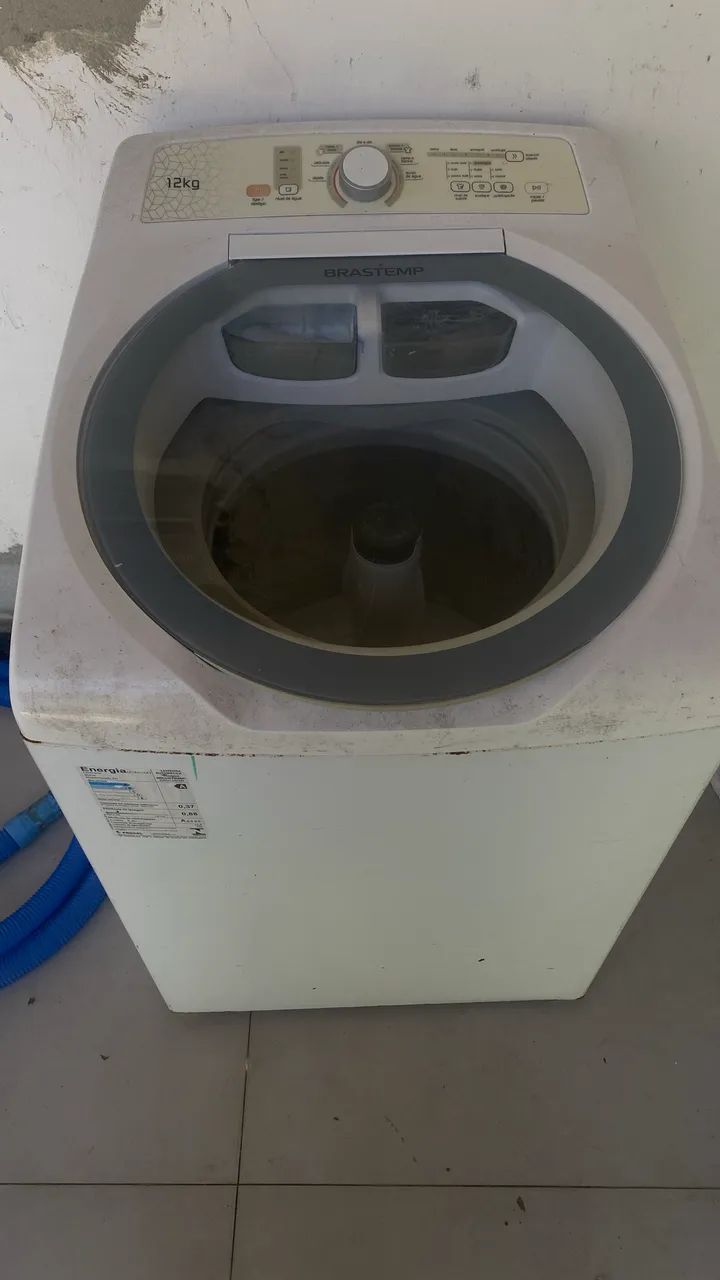 Máquina de lava roupa 