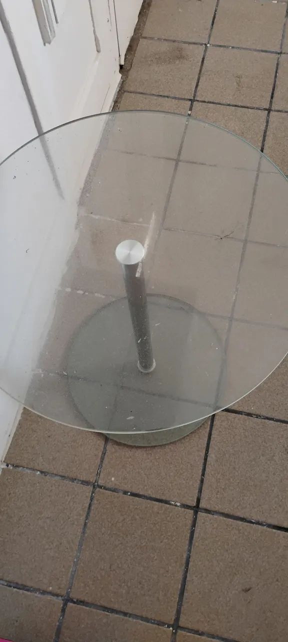 Mesinha de canto em vidro e metal - Foto 2