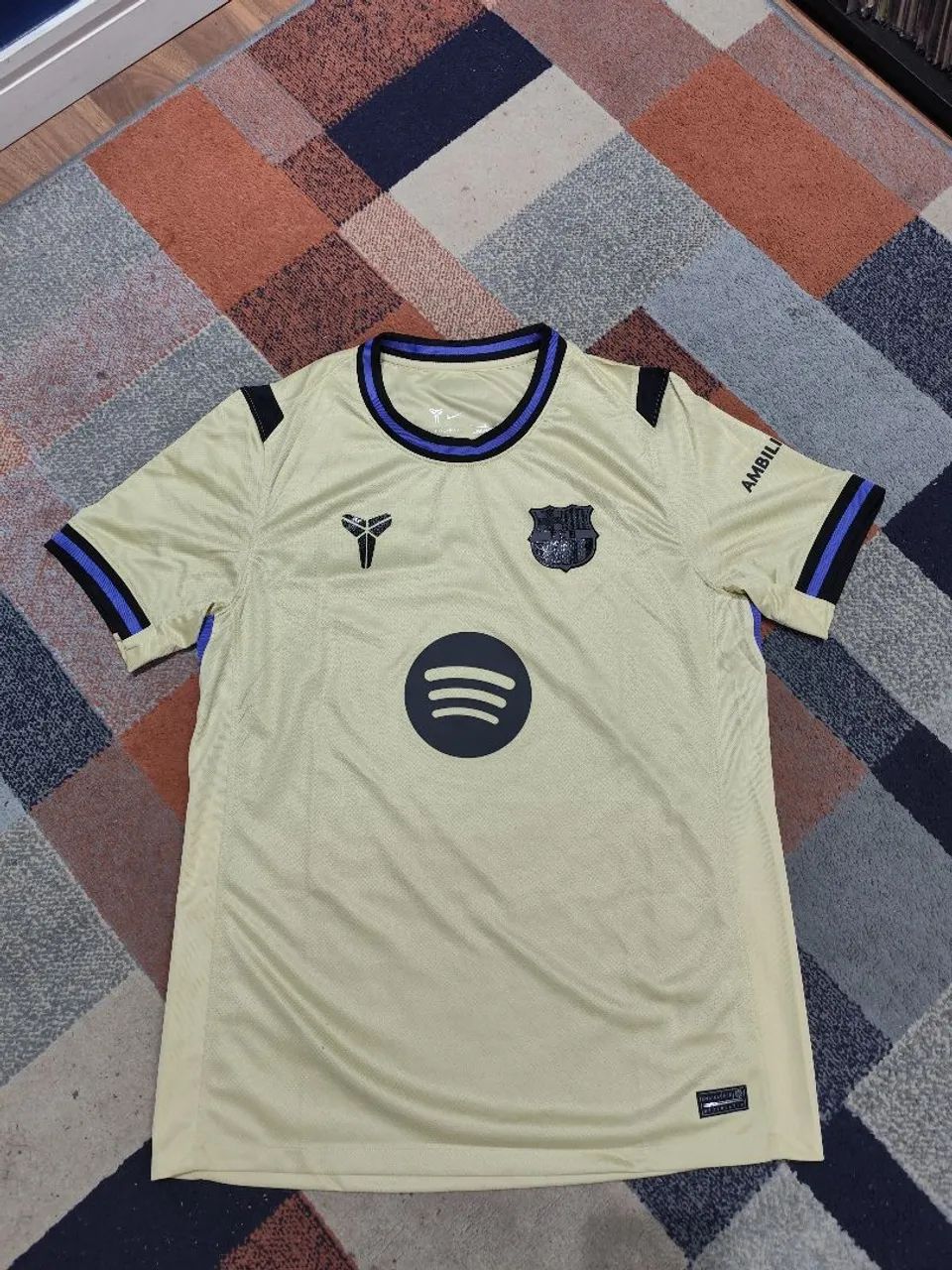 Camisa oficial Barcelona away Kobe II (2025/26) - Torcedor Pro tamanho G