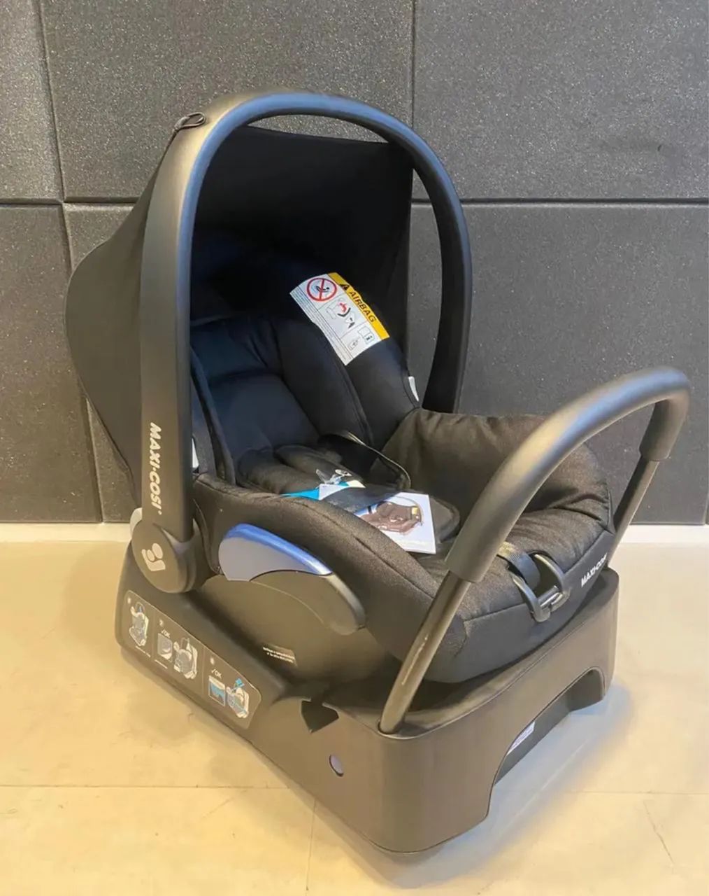 CADEIRA DE CARRO E BEBÊ CONFORTO 