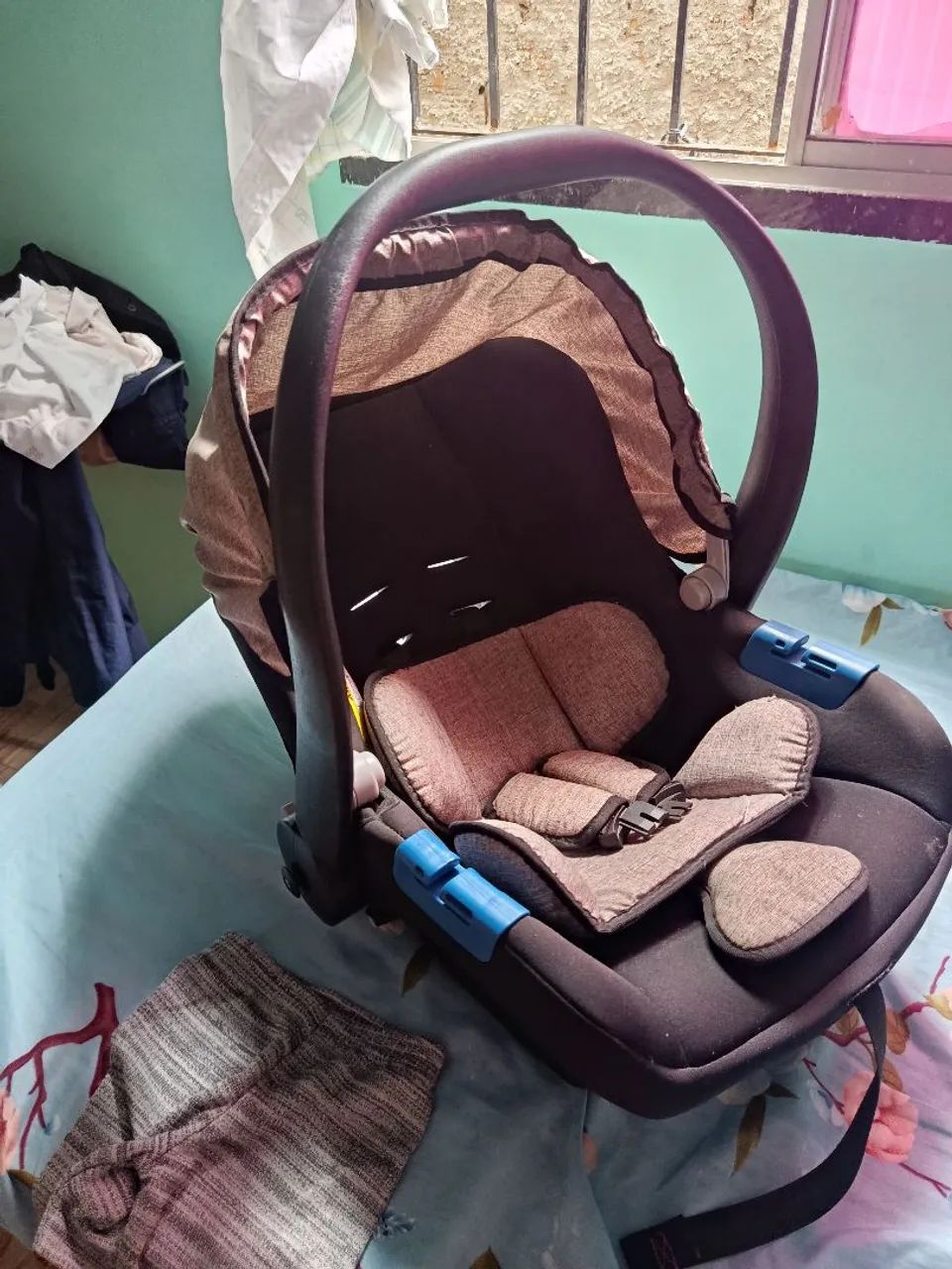 Vendo bebê conforto 
