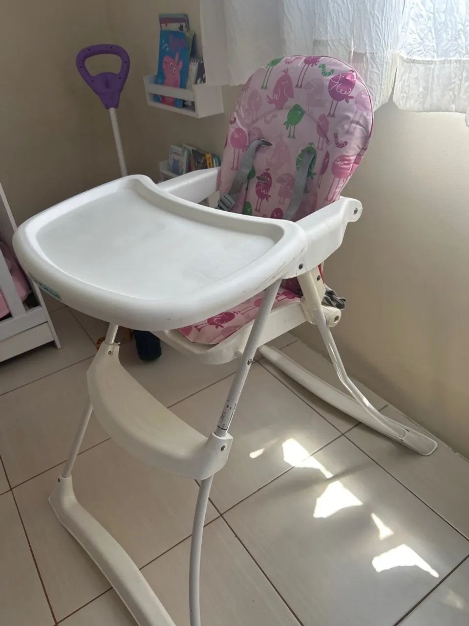 Cadeira de alimentação e lixeira  - Foto 2