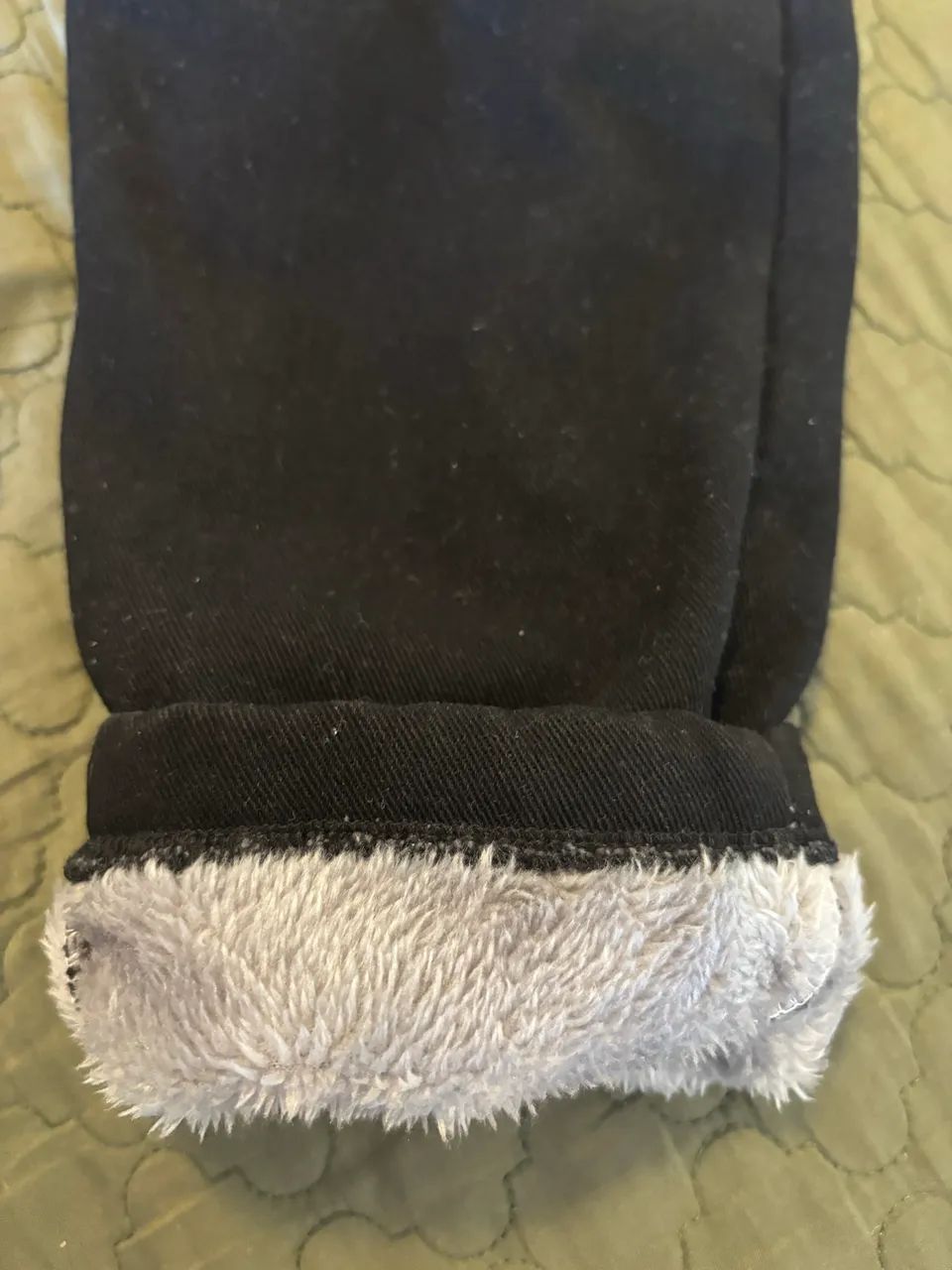 Calça jeans forrada com pelo térmico 