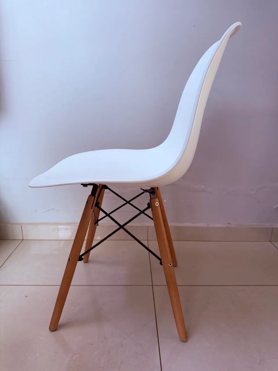 Cadeira Eames Eiffel Branca - Excelente Estado!  R$ 50,00 ( Cada ). - Foto 3