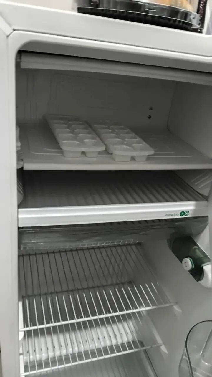 Geladeira da marca Consul Funcionando  - Foto 4