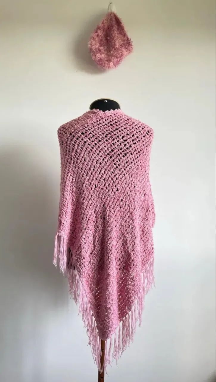 Poncho tricô tam P / M  rosa com touca - Foto 3