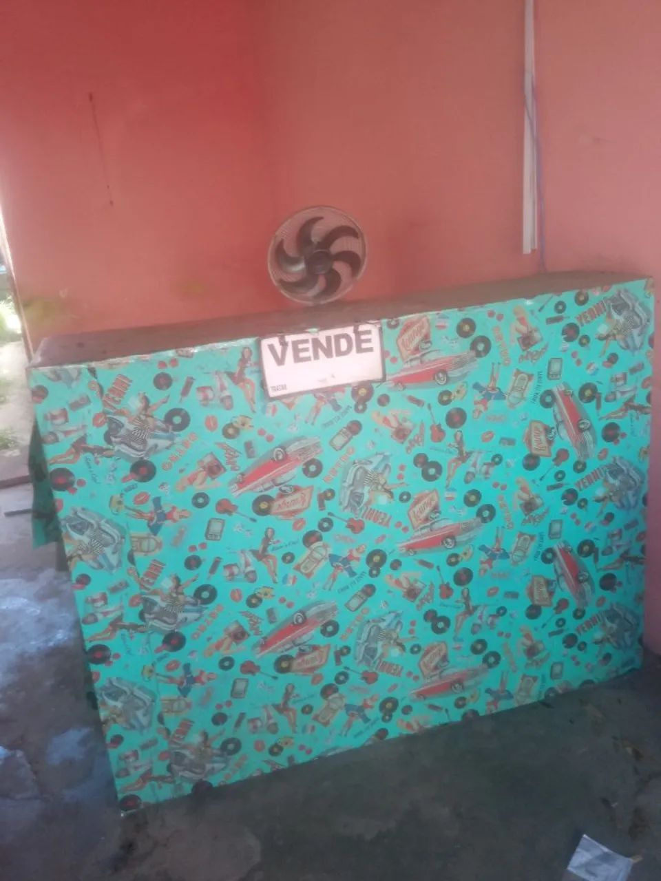 VENDE-SE BALCAO DE MADEIRA PARA LOJAS - Foto 2