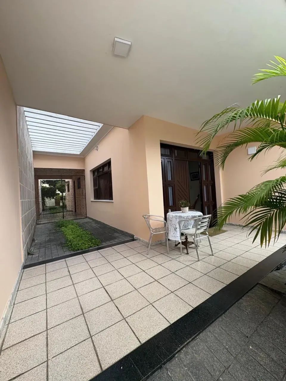 Casa para comercio na Av Pedro Calazans 390m2 - Foto 4