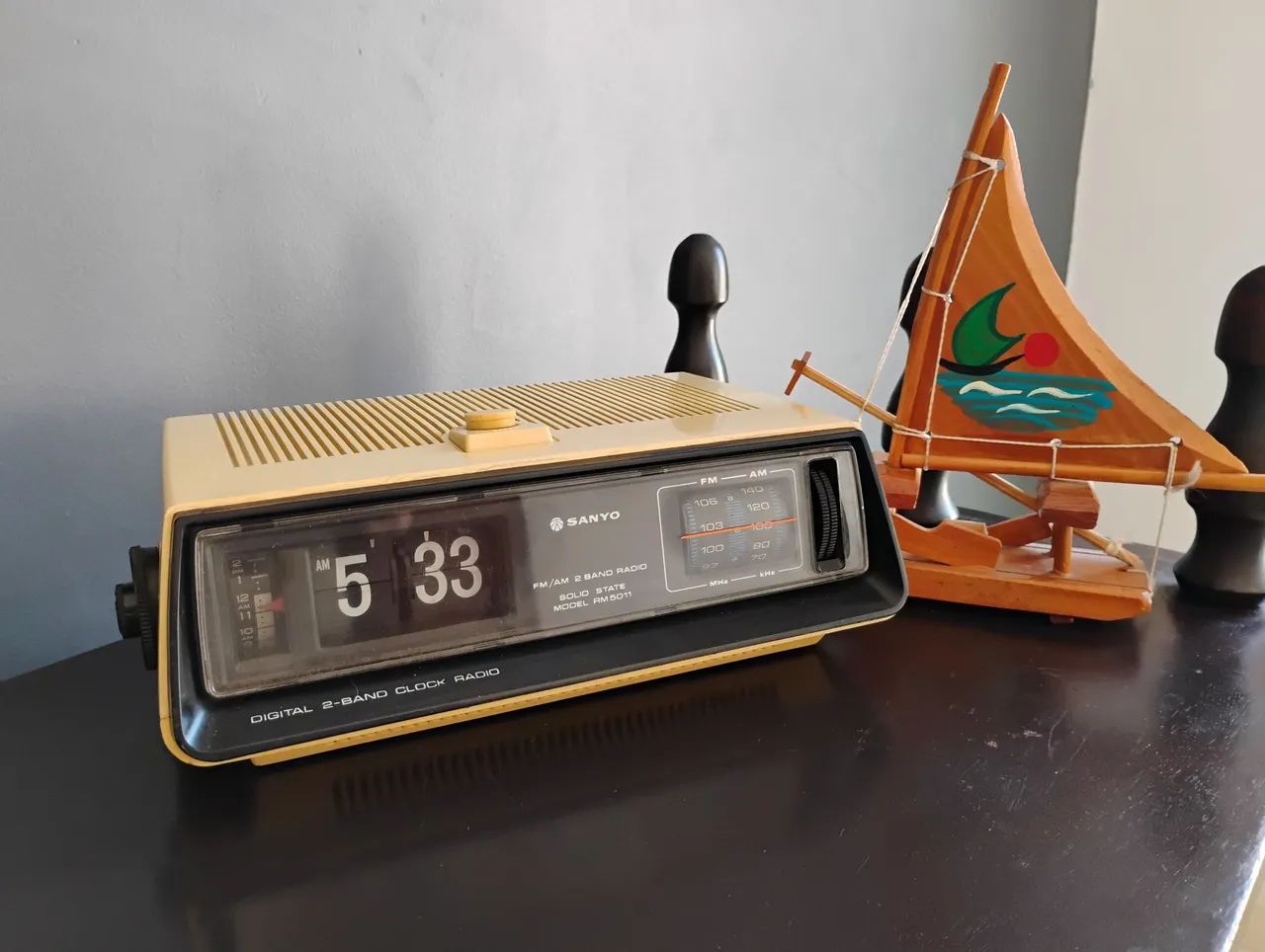 Rádio Relógio Antigo Sanyo RM-5011 Palhetas 