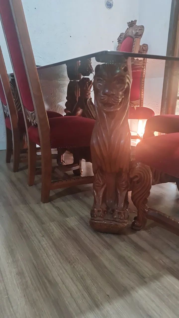 Mesa de jantar entalhada - Foto 2