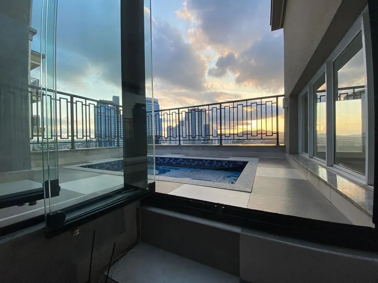 Duplex para aluguel e venda com 183 metros quadrados com 3 quartos