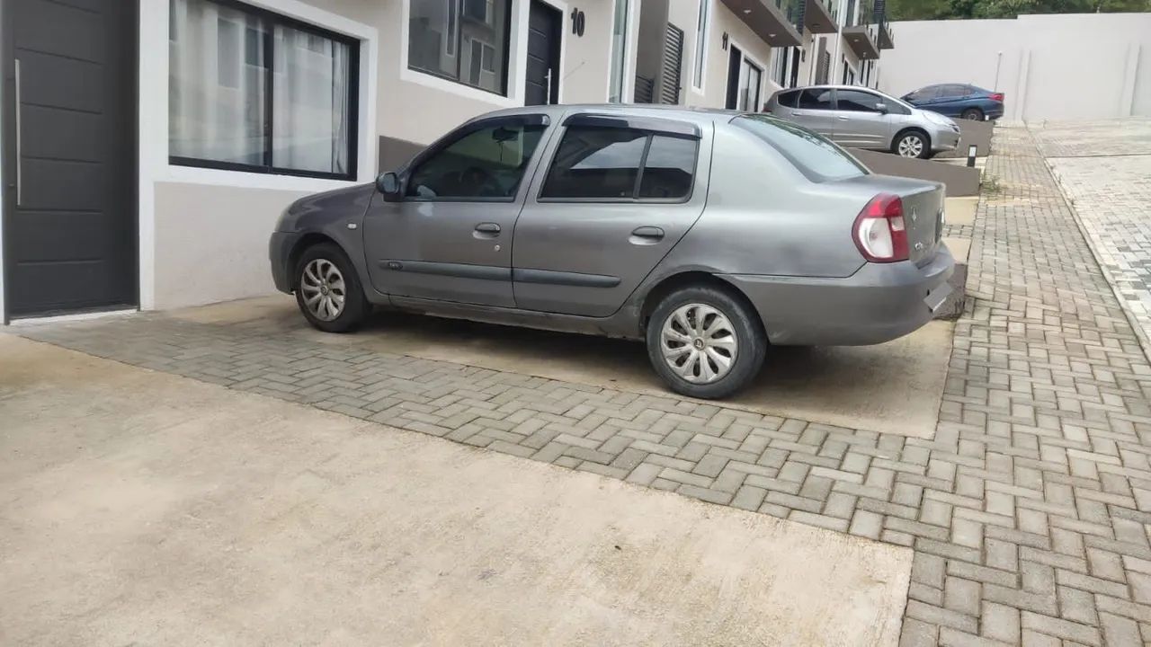 Renault Clio Clio Sed. Expression Hi-Flex 1.0 16V 4p 2007