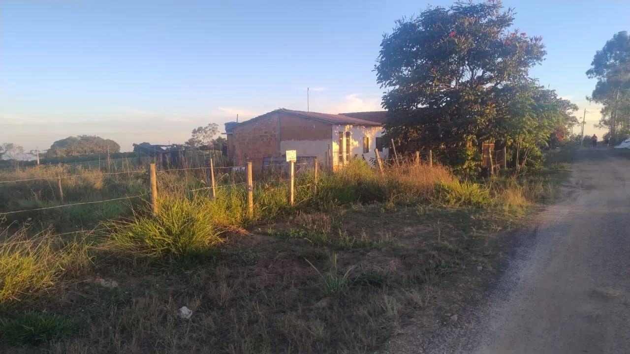 terreno ótimo para construir em um lugar tranquilo. - Foto 5