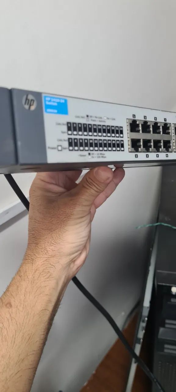 Switch HP 1410 - 24 10/100