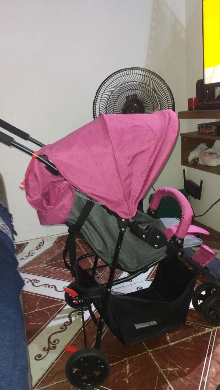Vende-se carrinho de bebê e berço portátil  - Foto 3