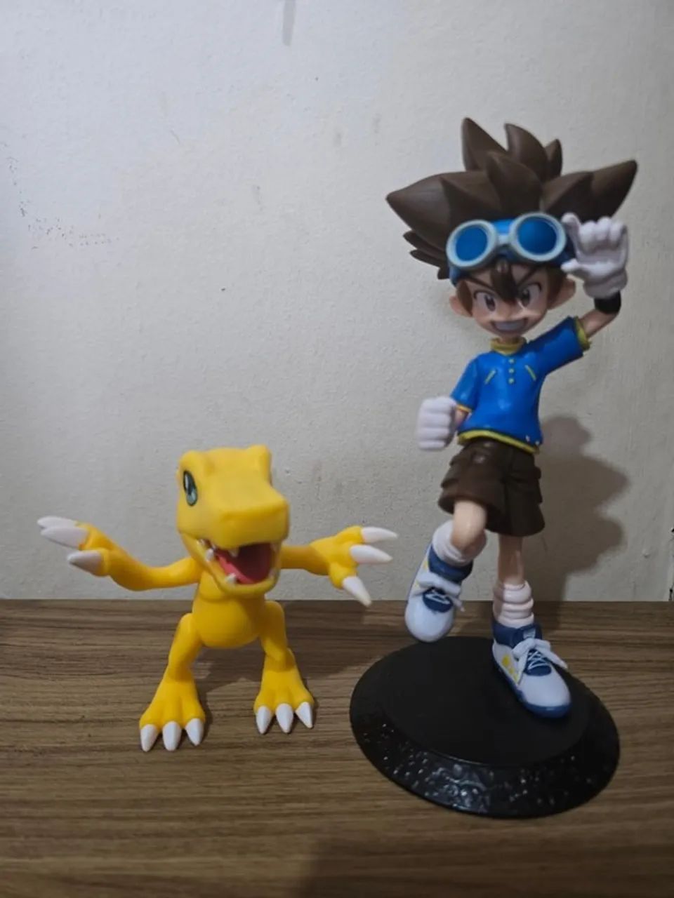 Boneco Digimon Tai e Agumon