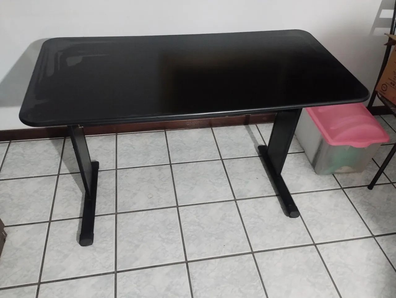 Vendo escrivaninha e cadeira  - Foto 2