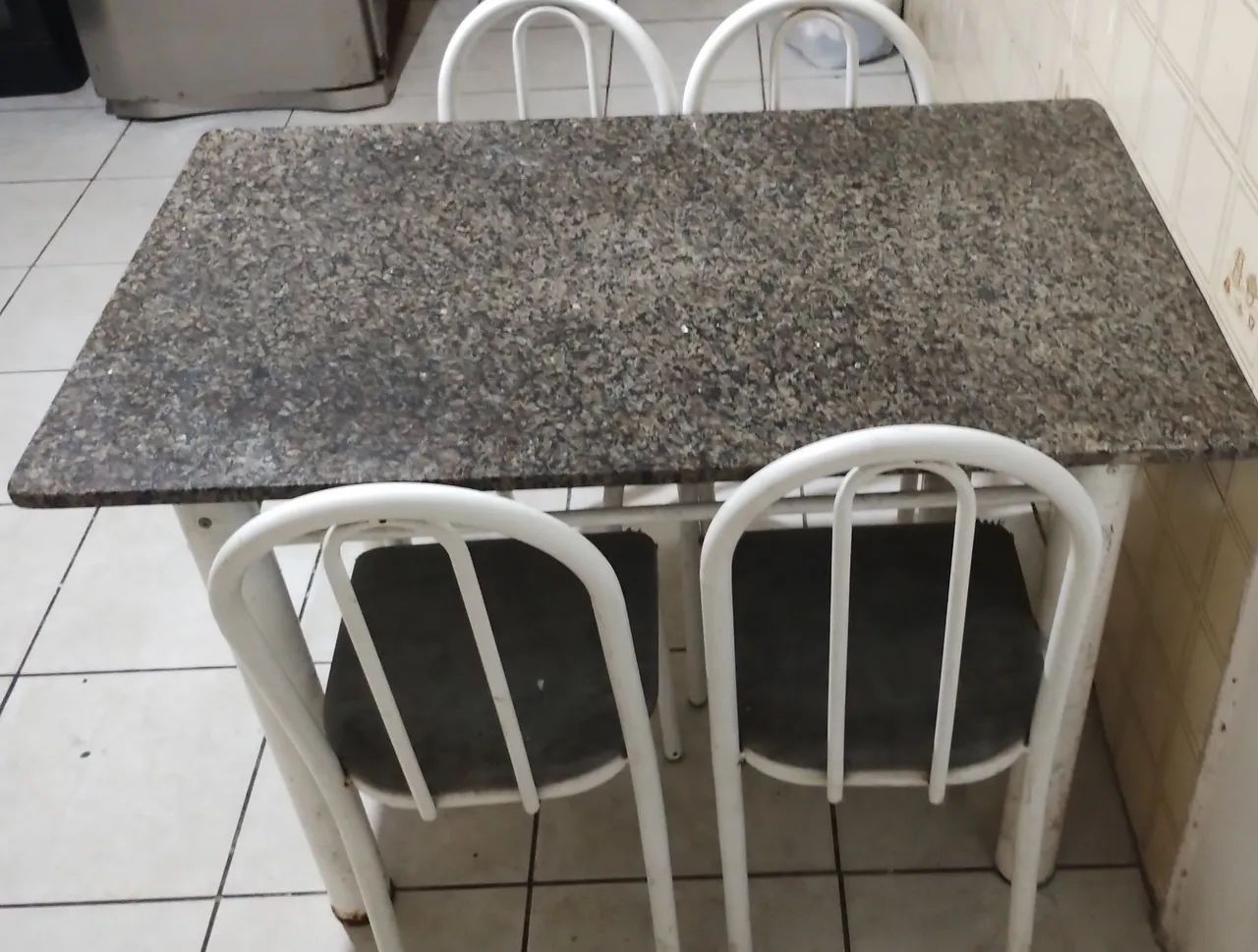 Mesa de Granito 4 Cadeiras (550,00) - Foto 2