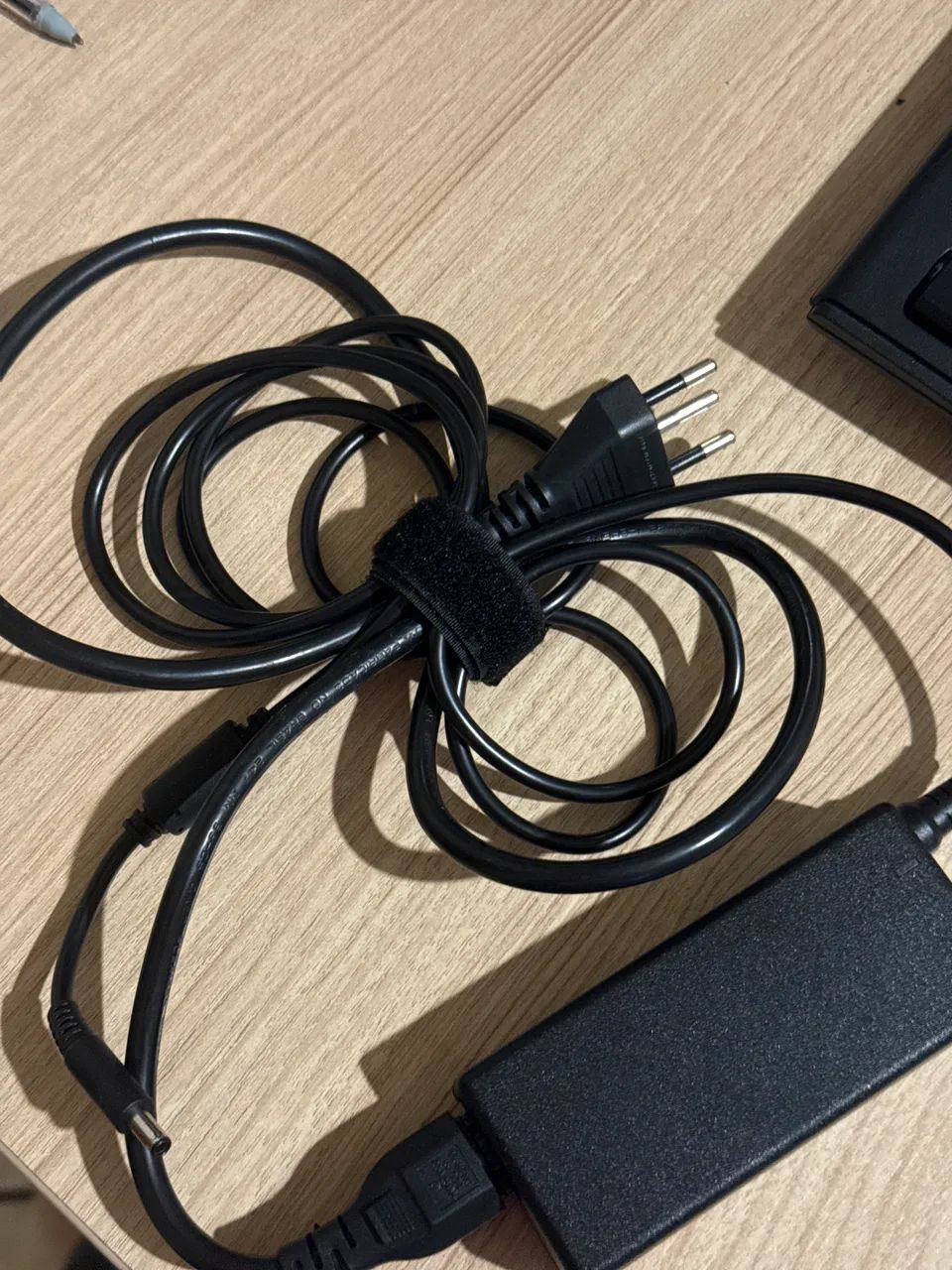 Fonte Original Dell para Notebook - Em Ótimo Estado