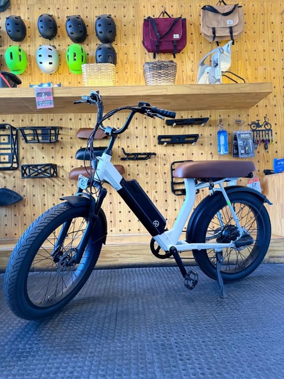 Bike Elétrica Cruiser Plus (Lev)