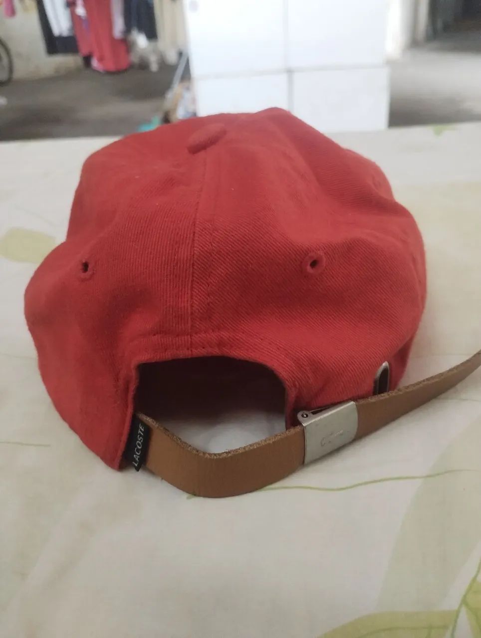 Bone Lacoste vermelho  - Foto 4