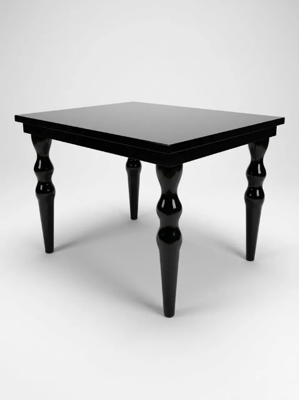 Mesa com tampo de vidro
