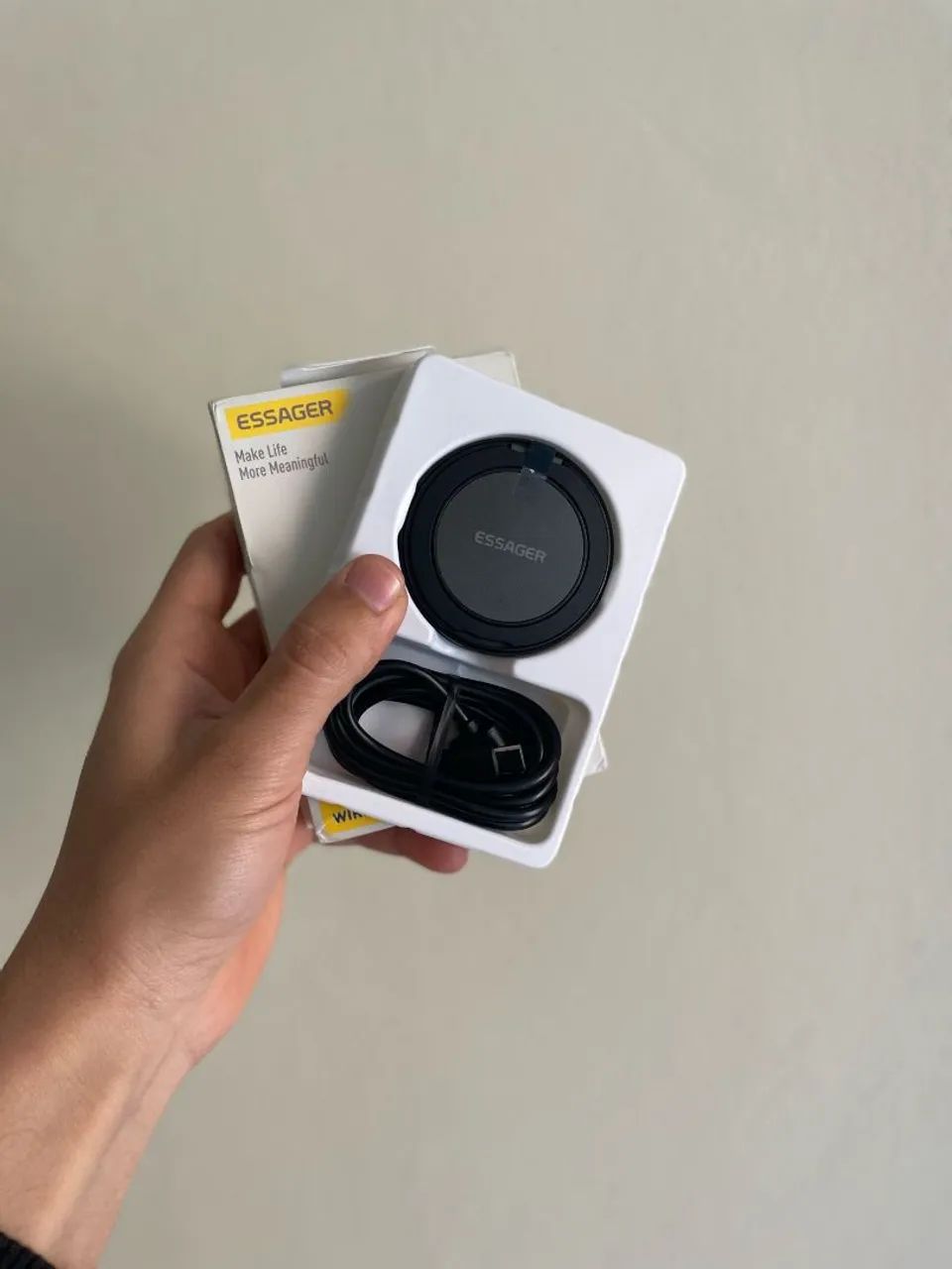 Magnético Sem Fio 15W Essager + Suporte 360° p/ iPhone e Android - Foto 2