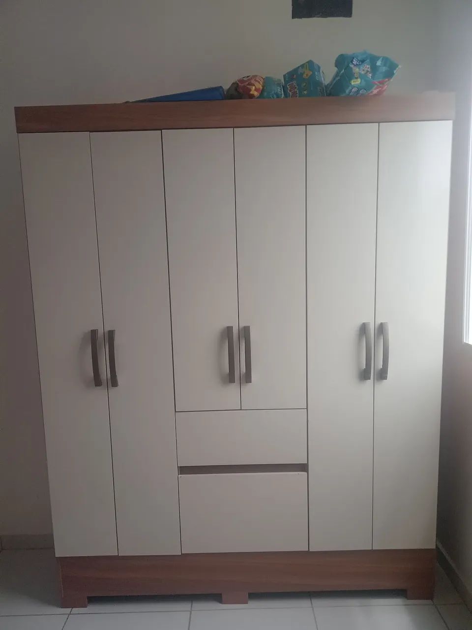 Guarda roupa novo