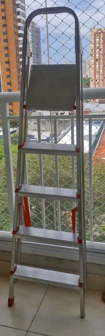 Escada de alumínio